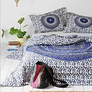 Urban Outfitters Magical Thinking River Medallion Duvet Cover Elephants Twin XL